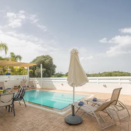 The Complete Guide To Renting Your Exclusive Holiday In With Private Pool And Close To The Beach Paralimni 1325 * Πρωταράς