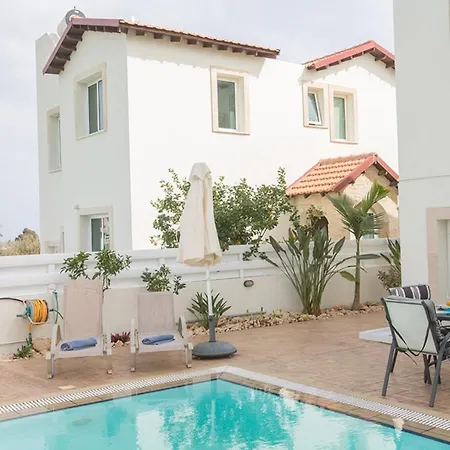 Vila The Complete Guide To Renting Your Exclusive Holiday In With Private Pool And Close To The Beach Paralimni 1325 Protaras
